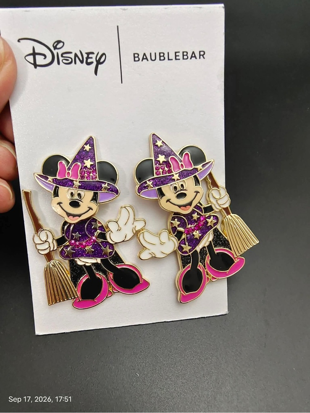NWOT Disney Halloween Minnie Mouse Witch Glittery Enamal Dangle Earrings